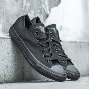 Converse - All Black